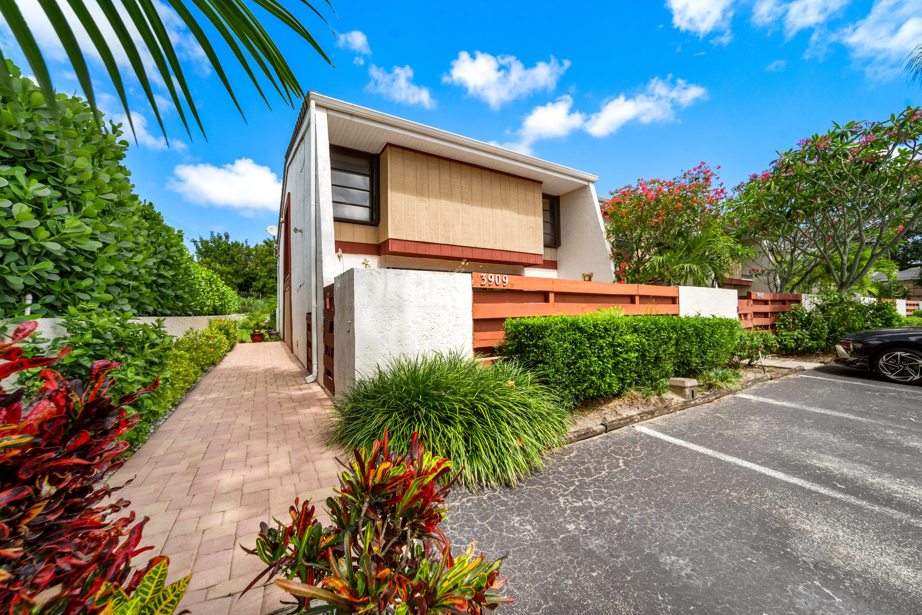 3909 Parkside Lane 234, Hollywood, FL 33021, Hollywood