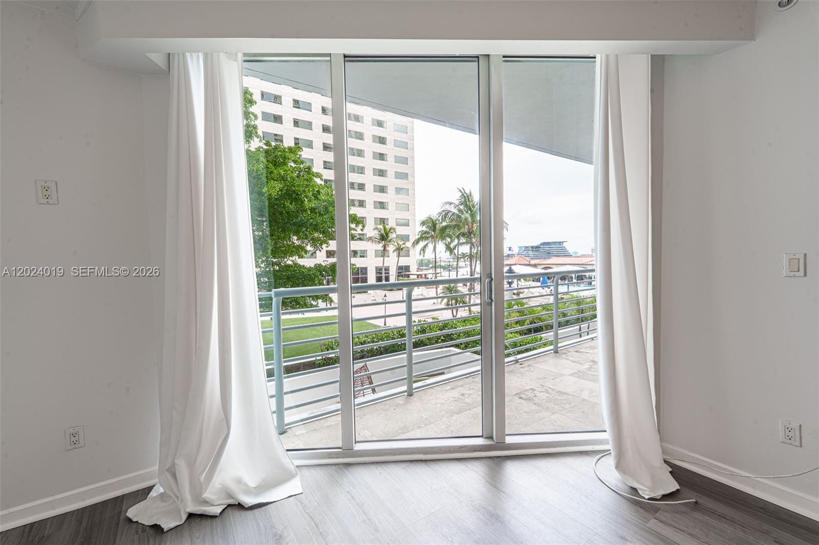 335 S Biscayne Boulevard 802, Miami, FL 33131 photo 8