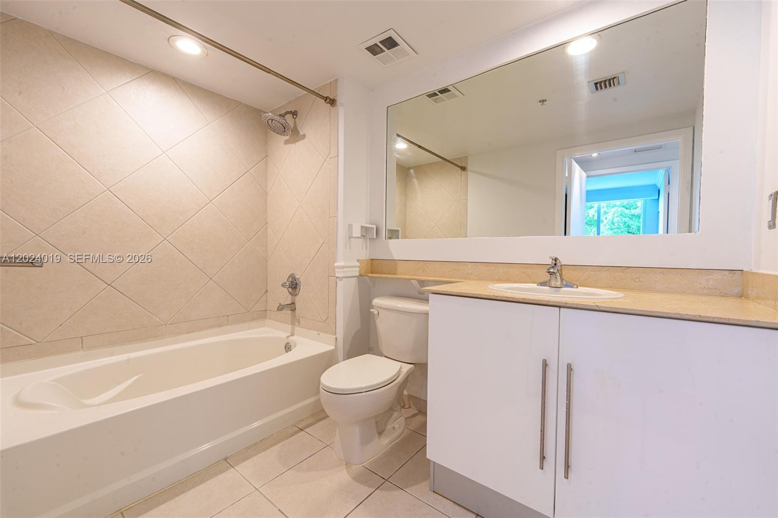335 S Biscayne Boulevard 802, Miami, FL 33131 photo 10