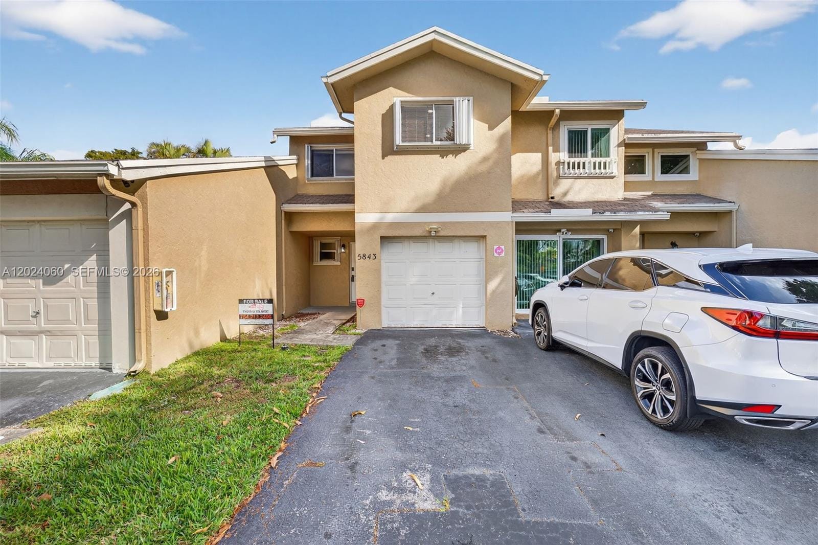 5843 Woodlands Boulevard 5843 — photo 2