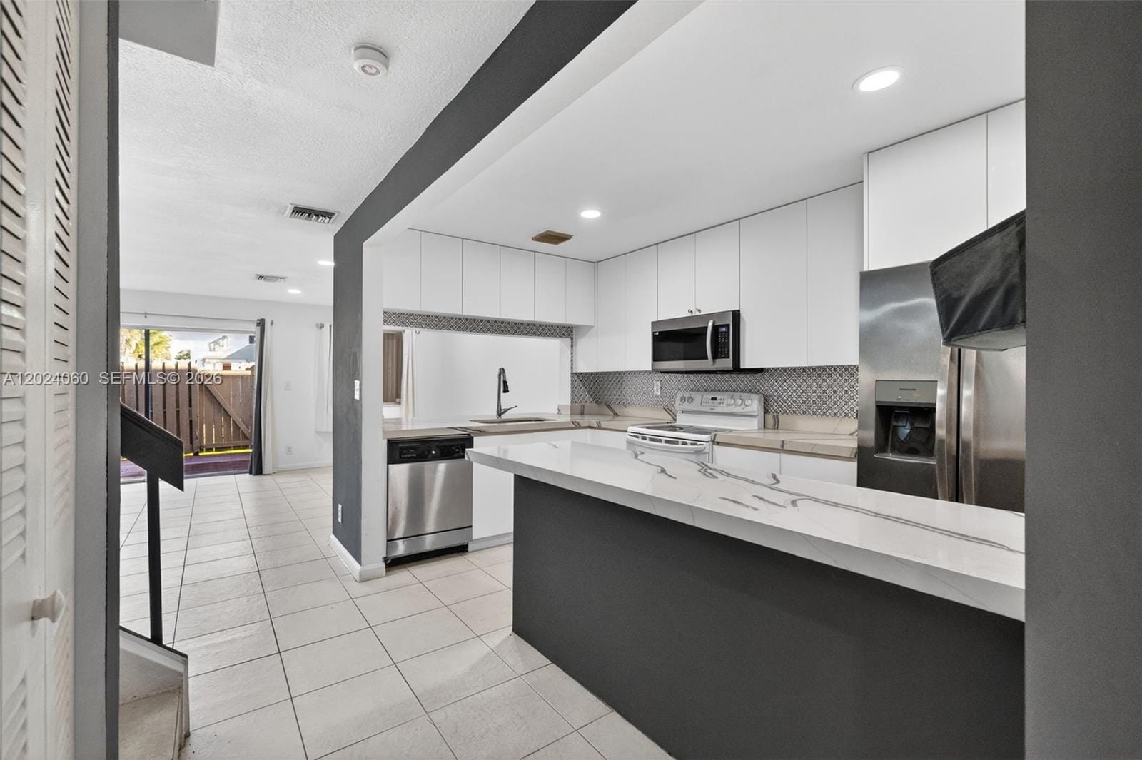 5843 Woodlands Boulevard 5843 — photo 5