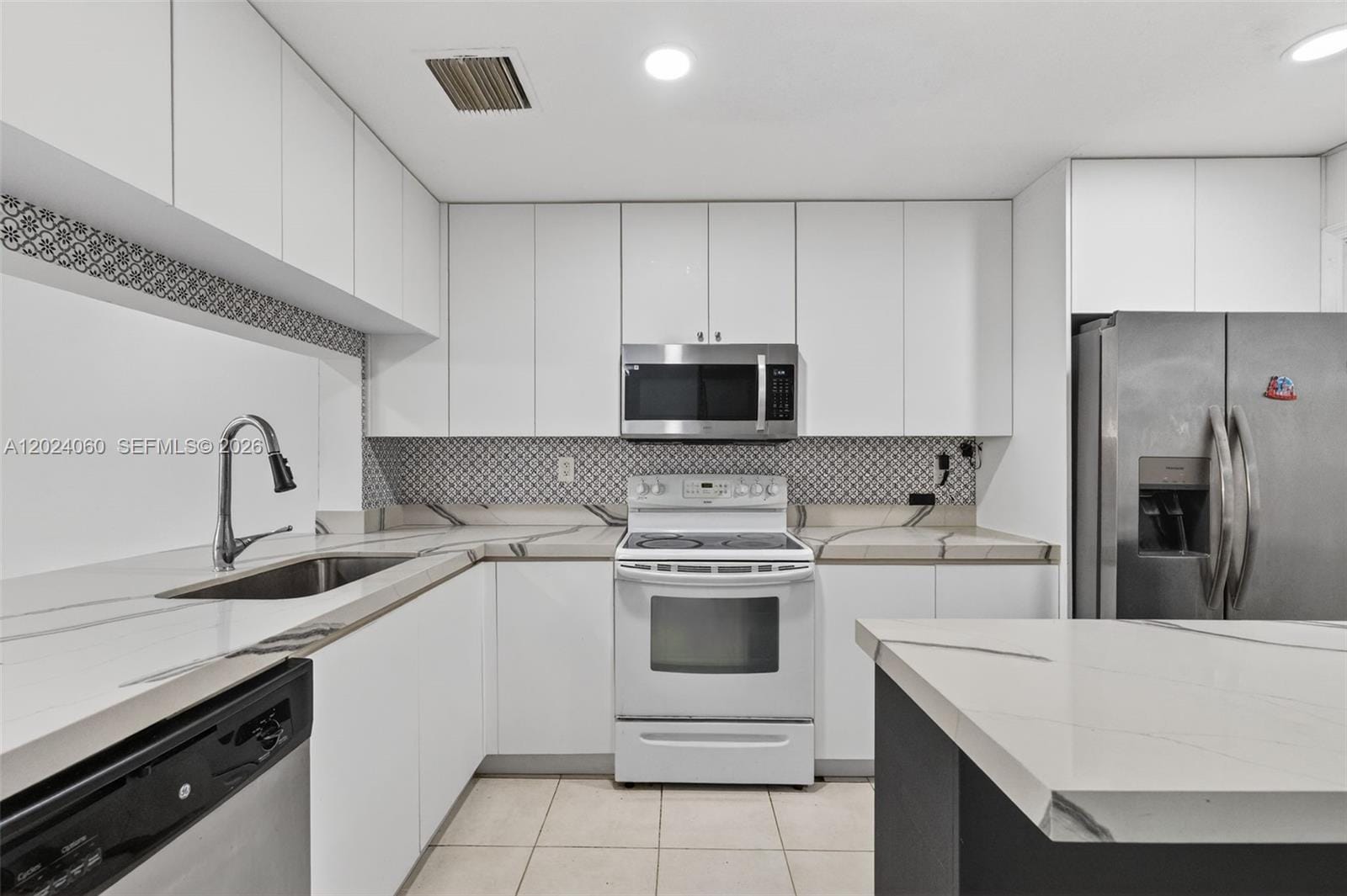 5843 Woodlands Boulevard 5843 — photo 8