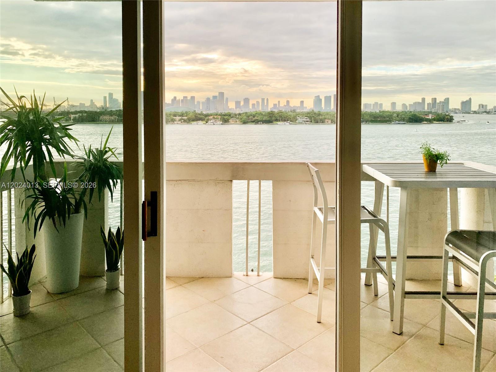 800 W Ave 823 823, Miami Beach, FL 33139, Miami Beach
