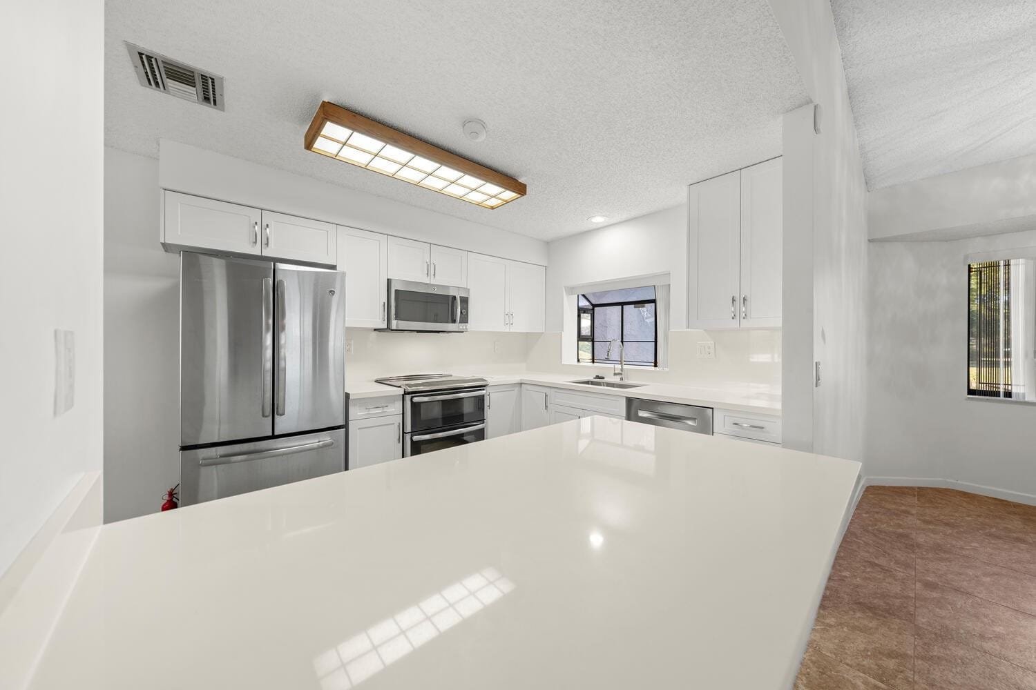 9415 Chelsea Drive N, Plantation, FL 33324 photo 4