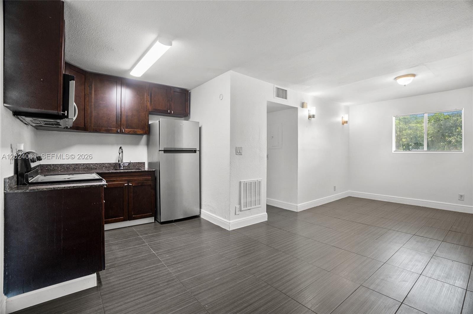 37 SW 14th Street 16, Dania Beach, FL 33004