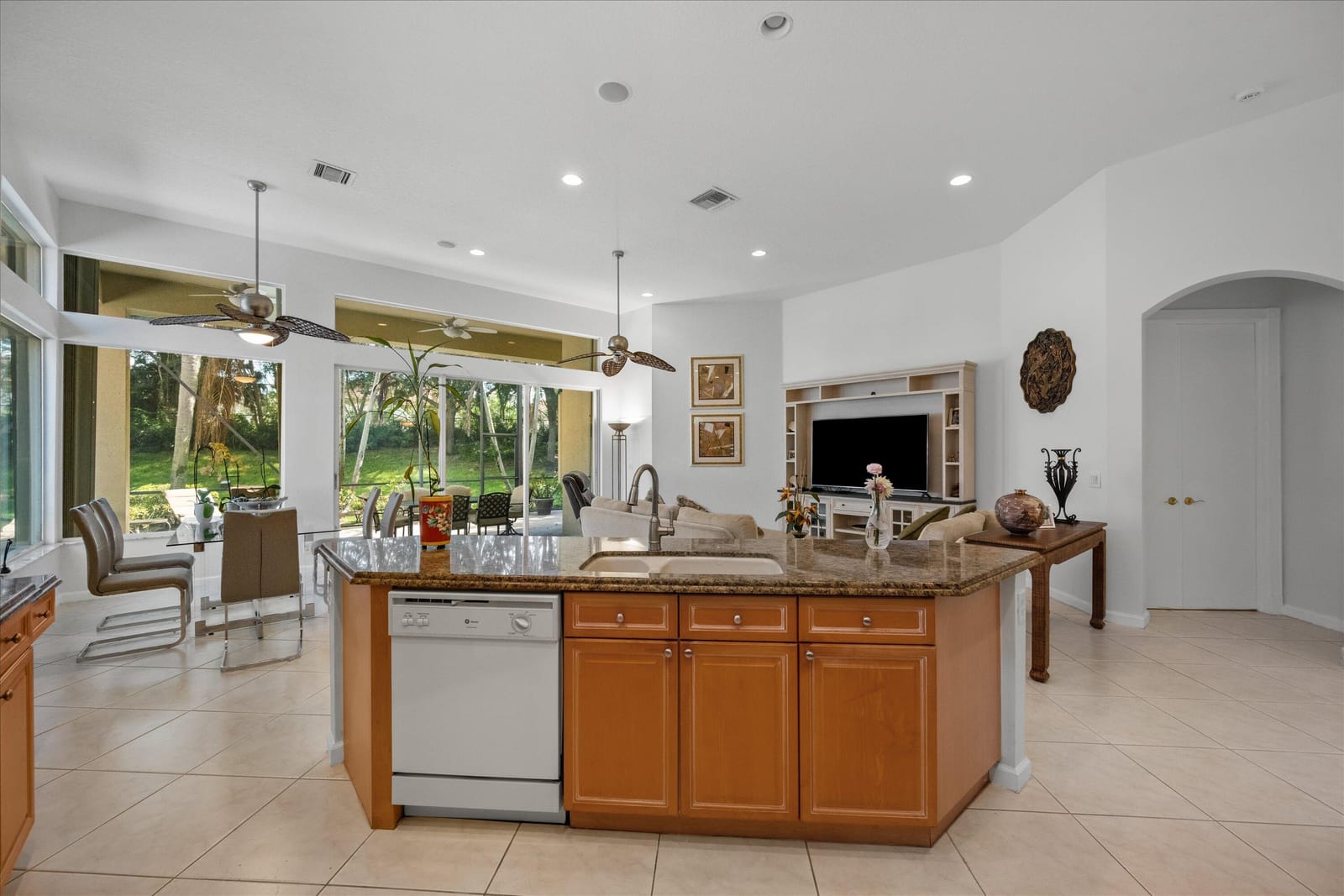 10689 Northgreen Drive — photo 8