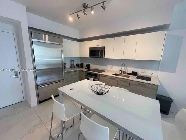 1300 Brickell Bay Drive 2304, Brickellhouse, Miami, FL