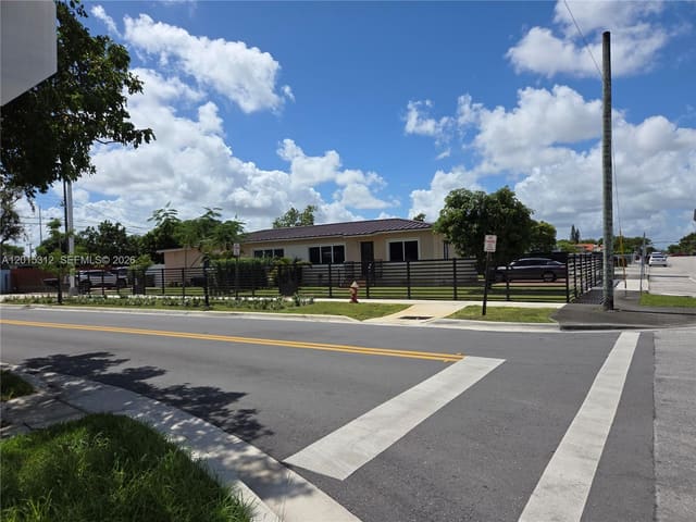 1680 E 5th Avenue 1690, Hialeah, FL 33010