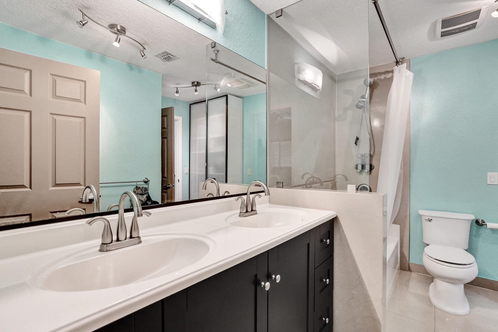 3028 S Oakland Forest Drive 3204, Oakland Park, FL 33309 photo 12