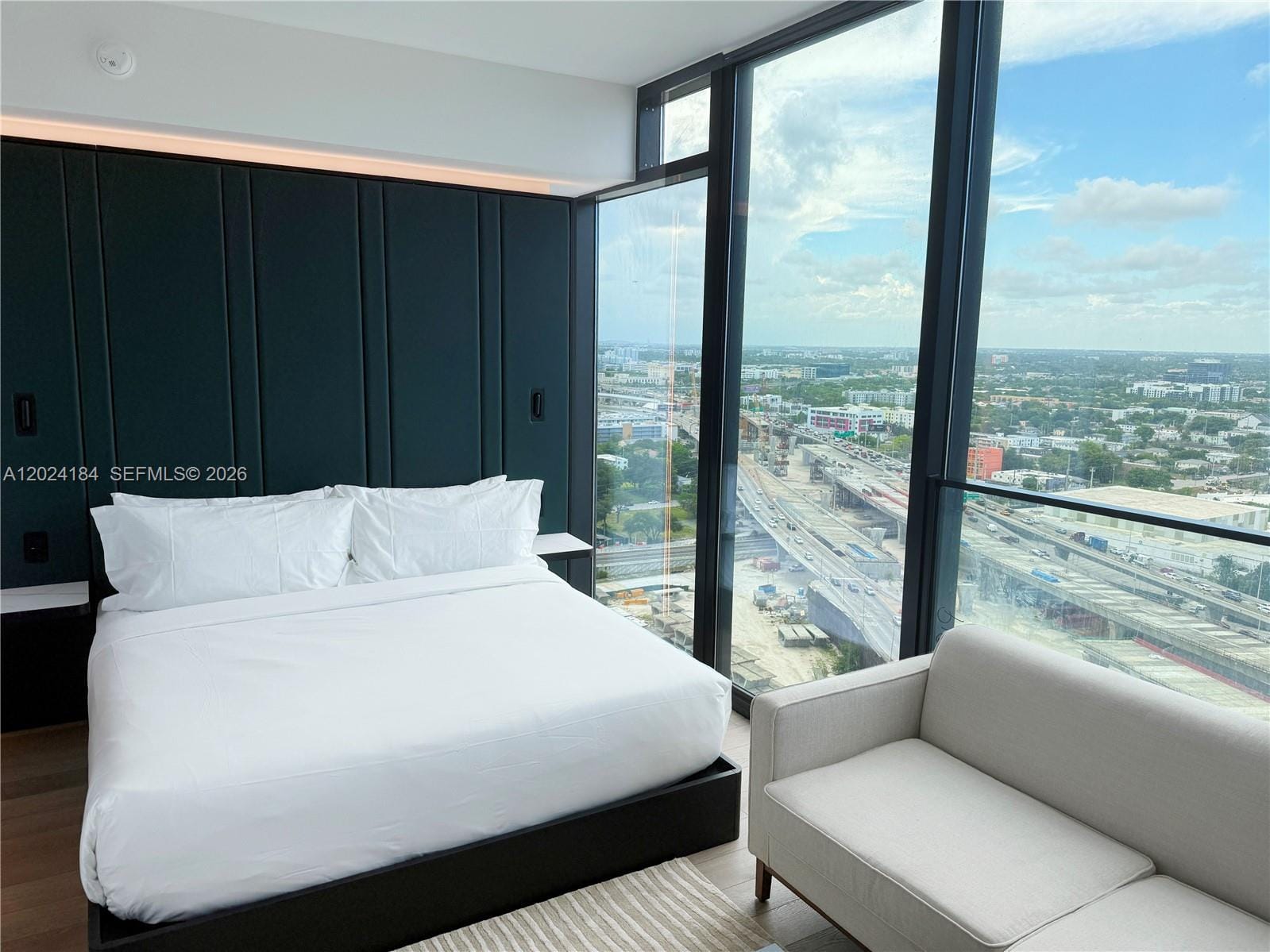 20 NE 11 Street 2601, Miami, FL 33132 photo 3