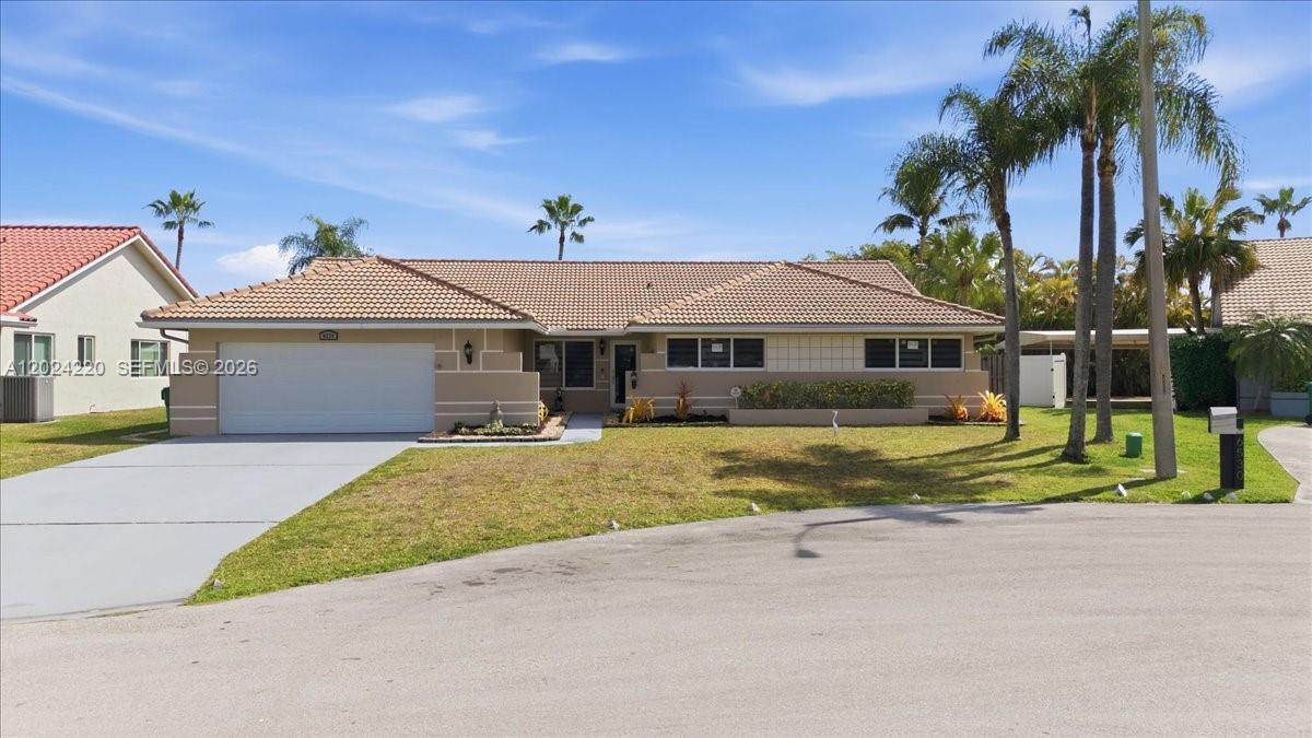 6520 Olde Moat Way, Davie, FL 33331, Davie