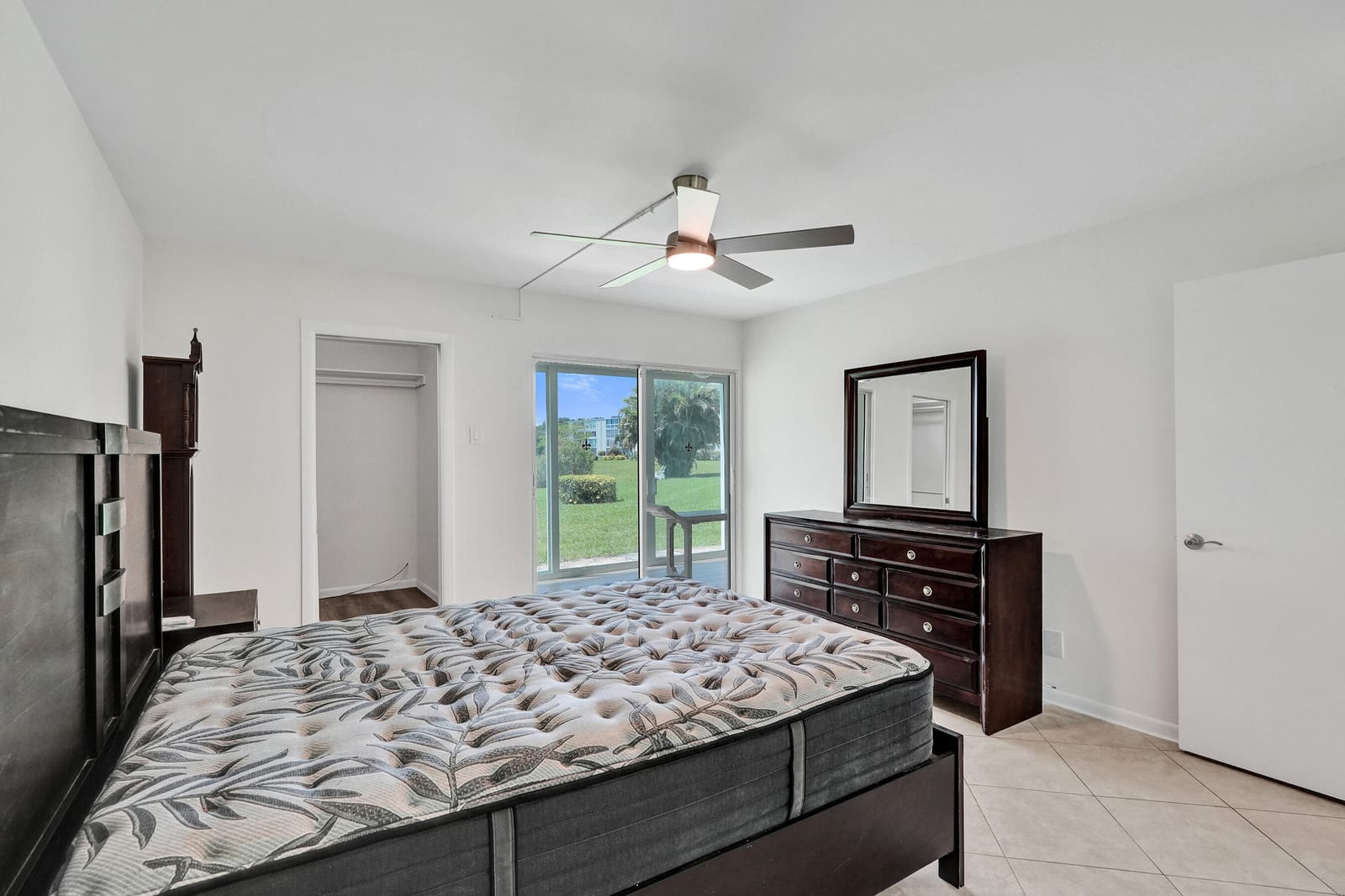 1112 Oakridge 1112 — photo 11