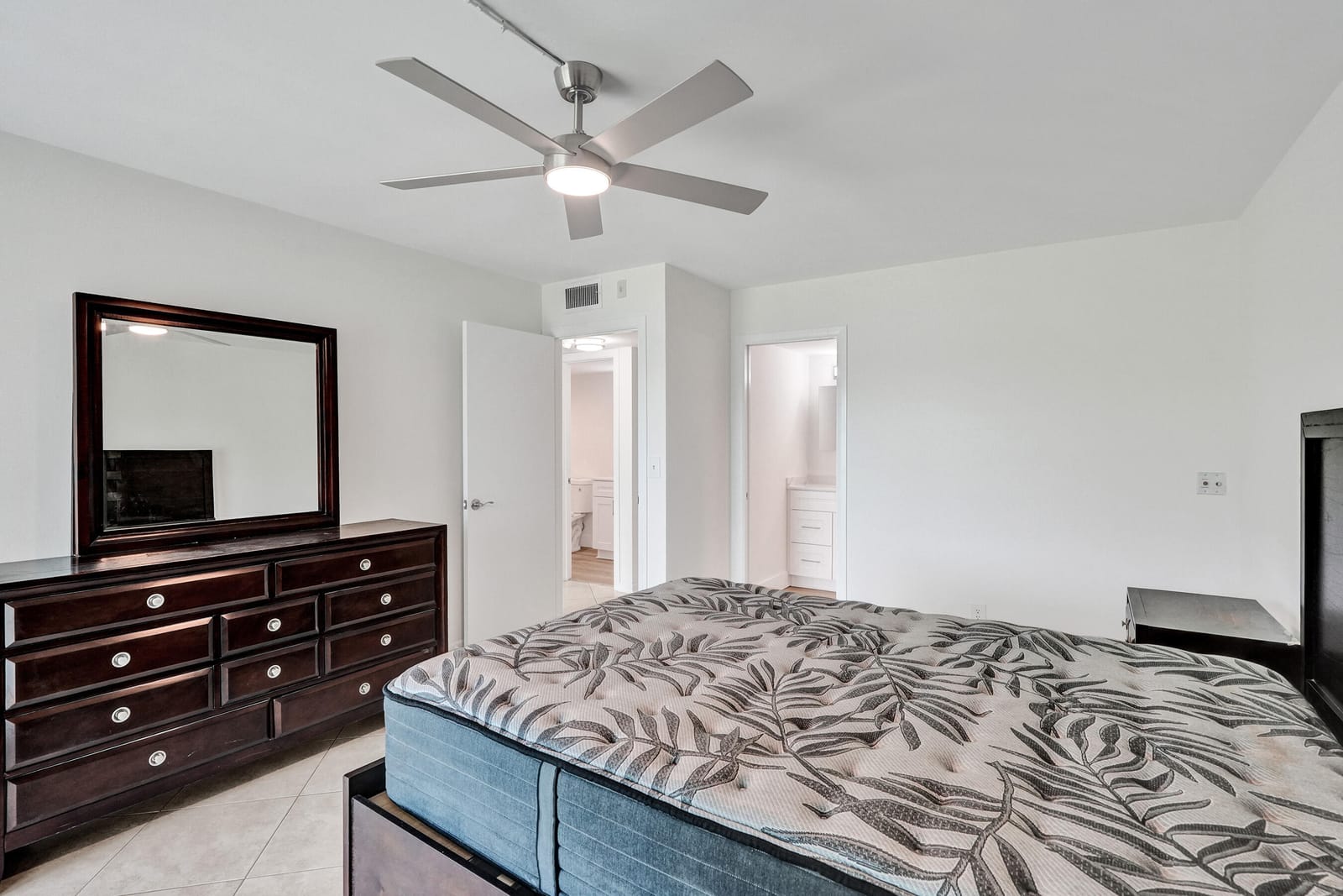 1112 Oakridge 1112 — photo 12