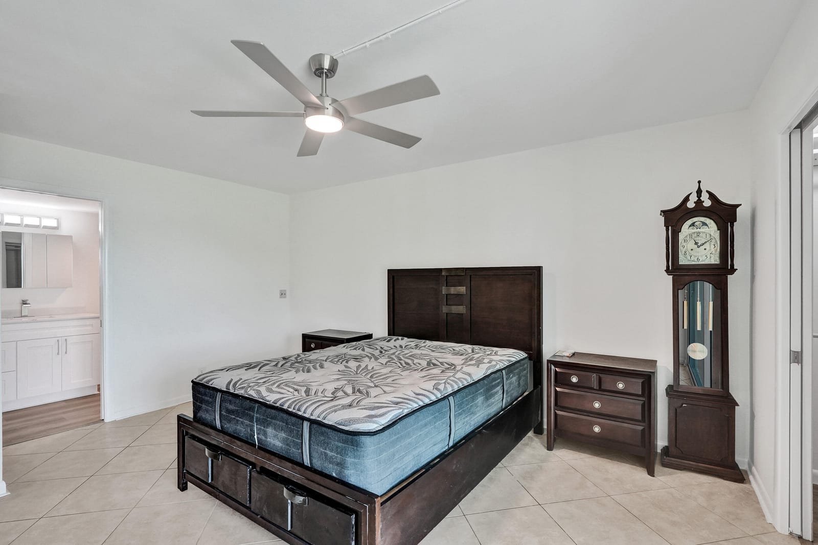 1112 Oakridge 1112, Deerfield Beach, FL 33442 photo 13