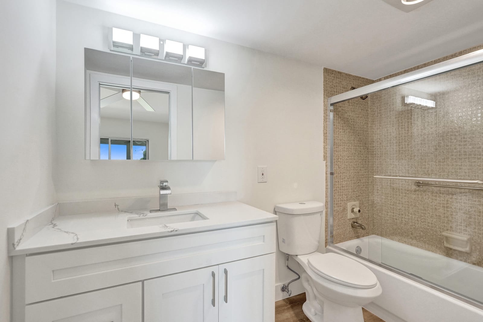 1112 Oakridge 1112, Deerfield Beach, FL 33442 photo 15