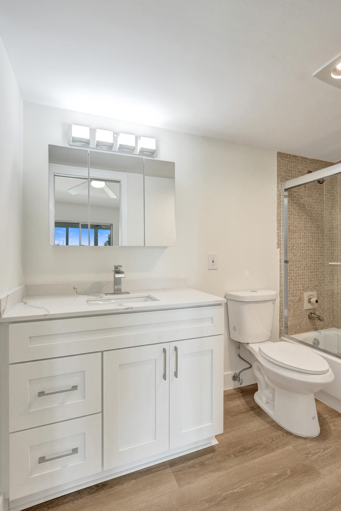 1112 Oakridge 1112, Deerfield Beach, FL 33442 photo 16