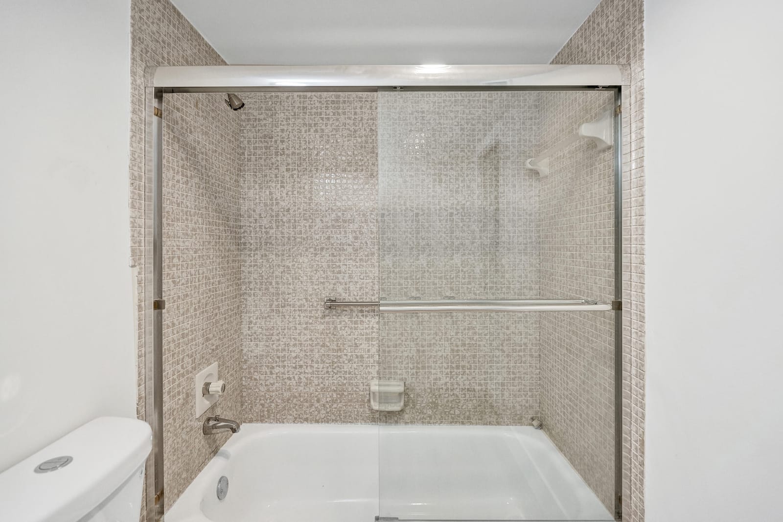 1112 Oakridge 1112, Deerfield Beach, FL 33442 photo 17