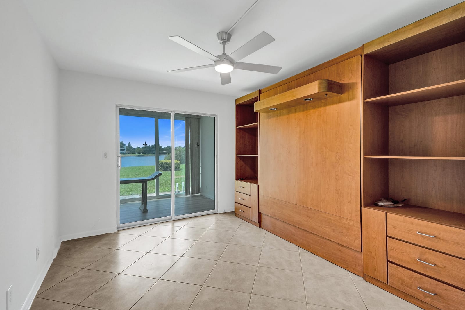 1112 Oakridge 1112, Deerfield Beach, FL 33442 photo 18