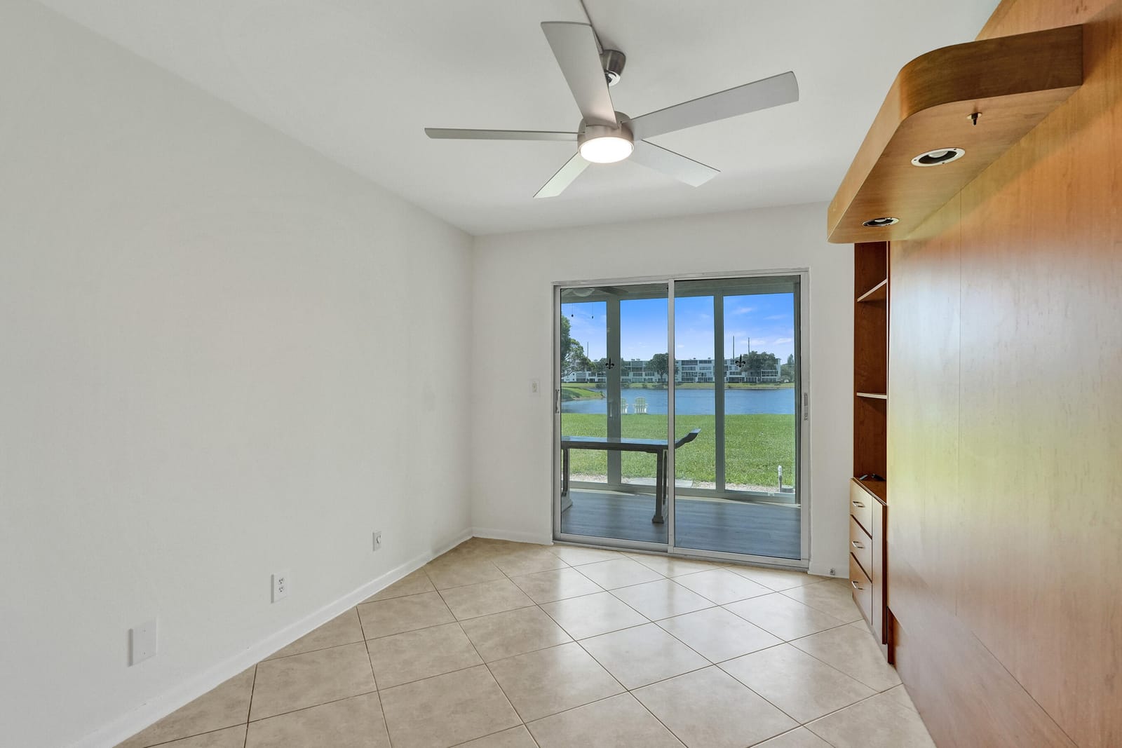1112 Oakridge 1112, Deerfield Beach, FL 33442 photo 19