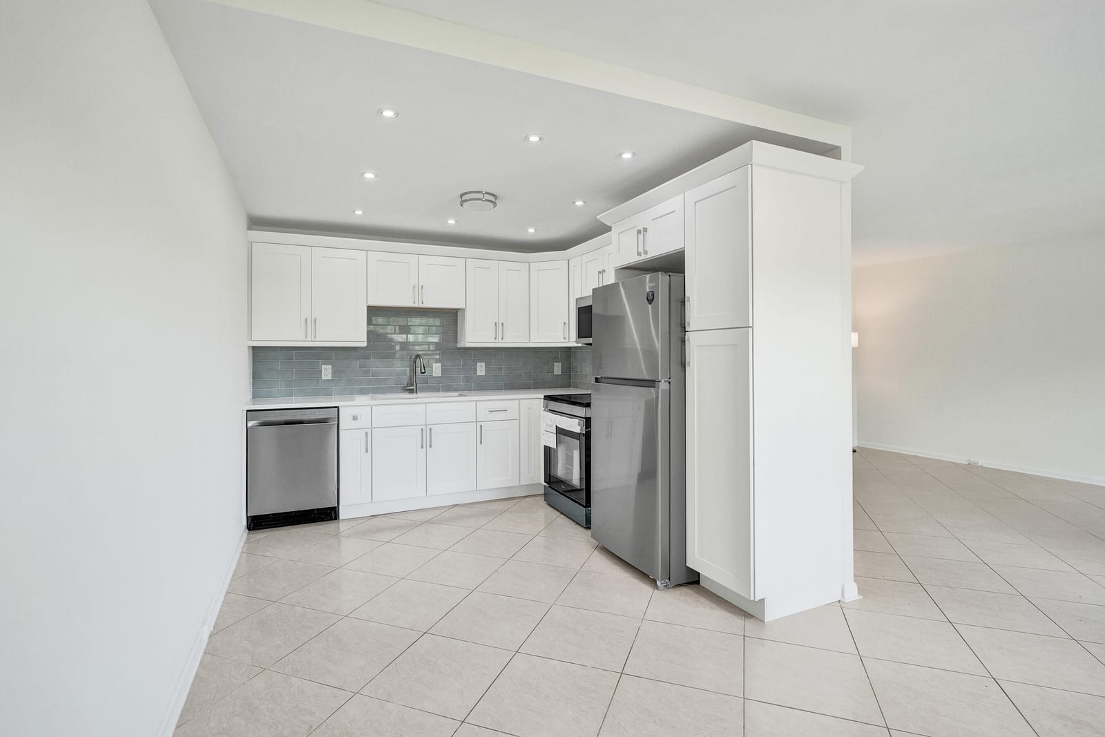 1112 Oakridge 1112 — photo 7