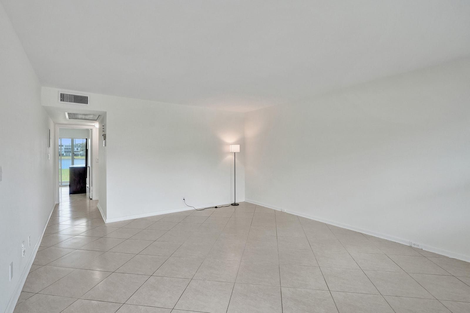1112 Oakridge 1112 — photo 9