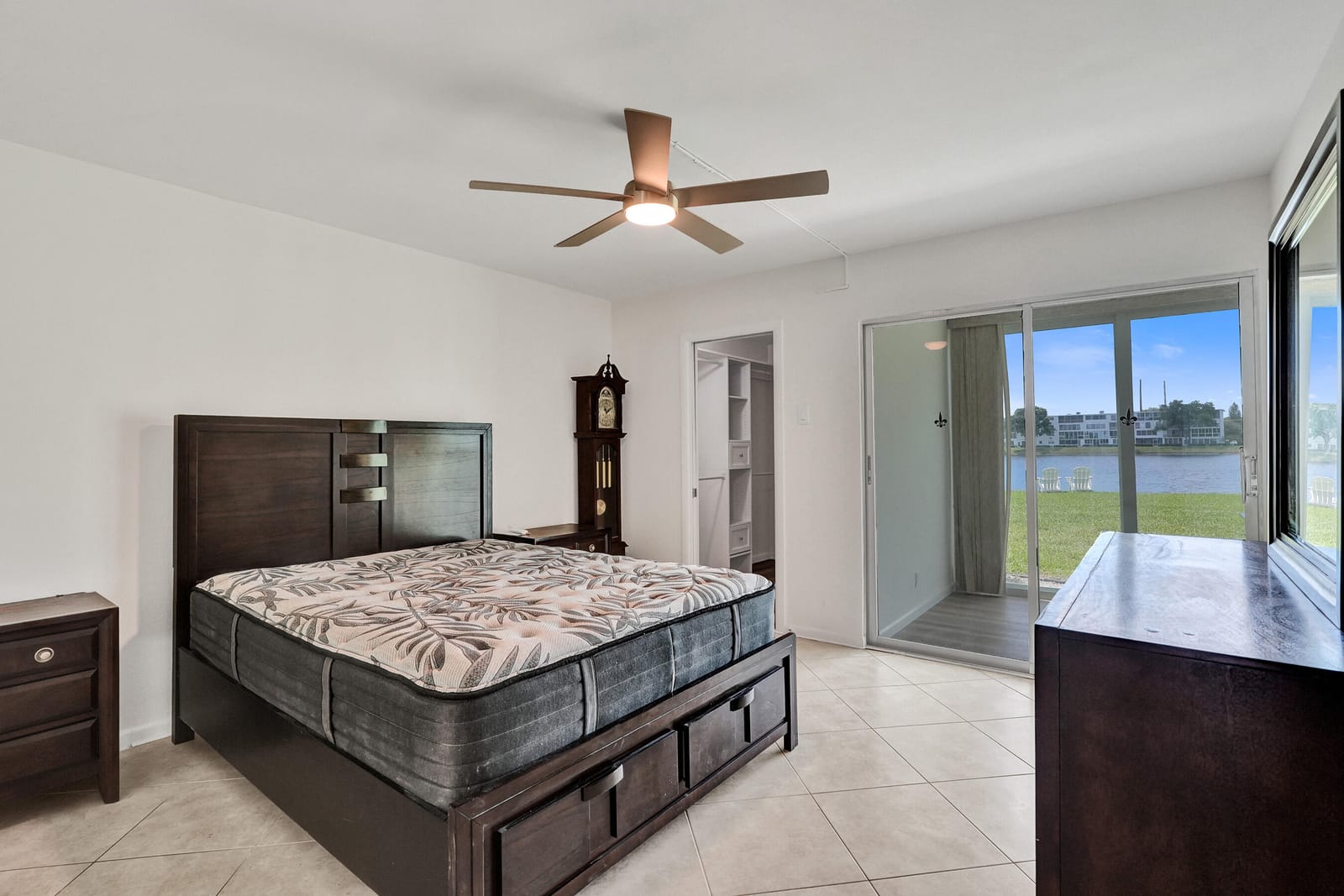 1112 Oakridge 1112 — photo 10