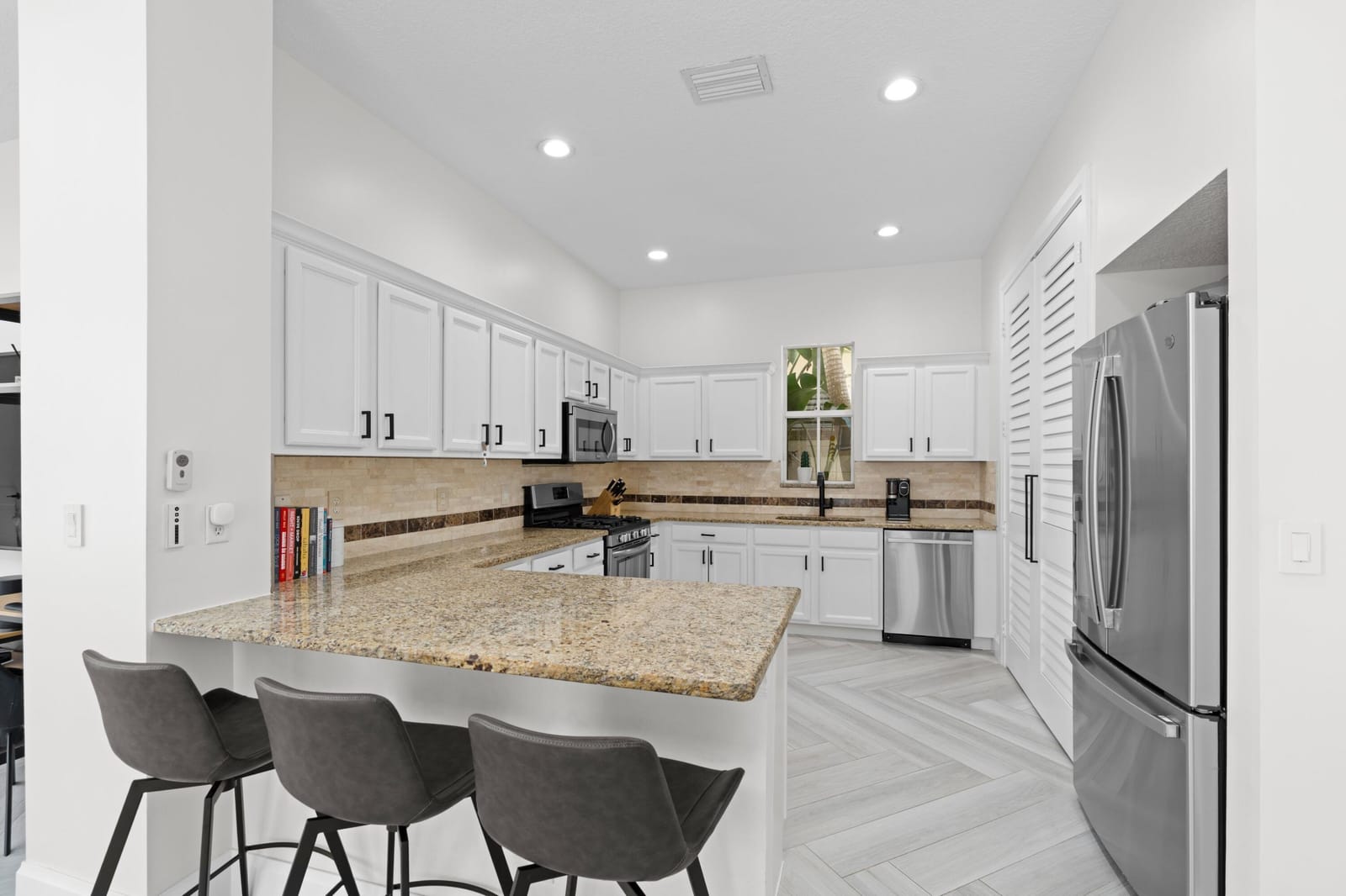 30 Stoney Drive — photo 8