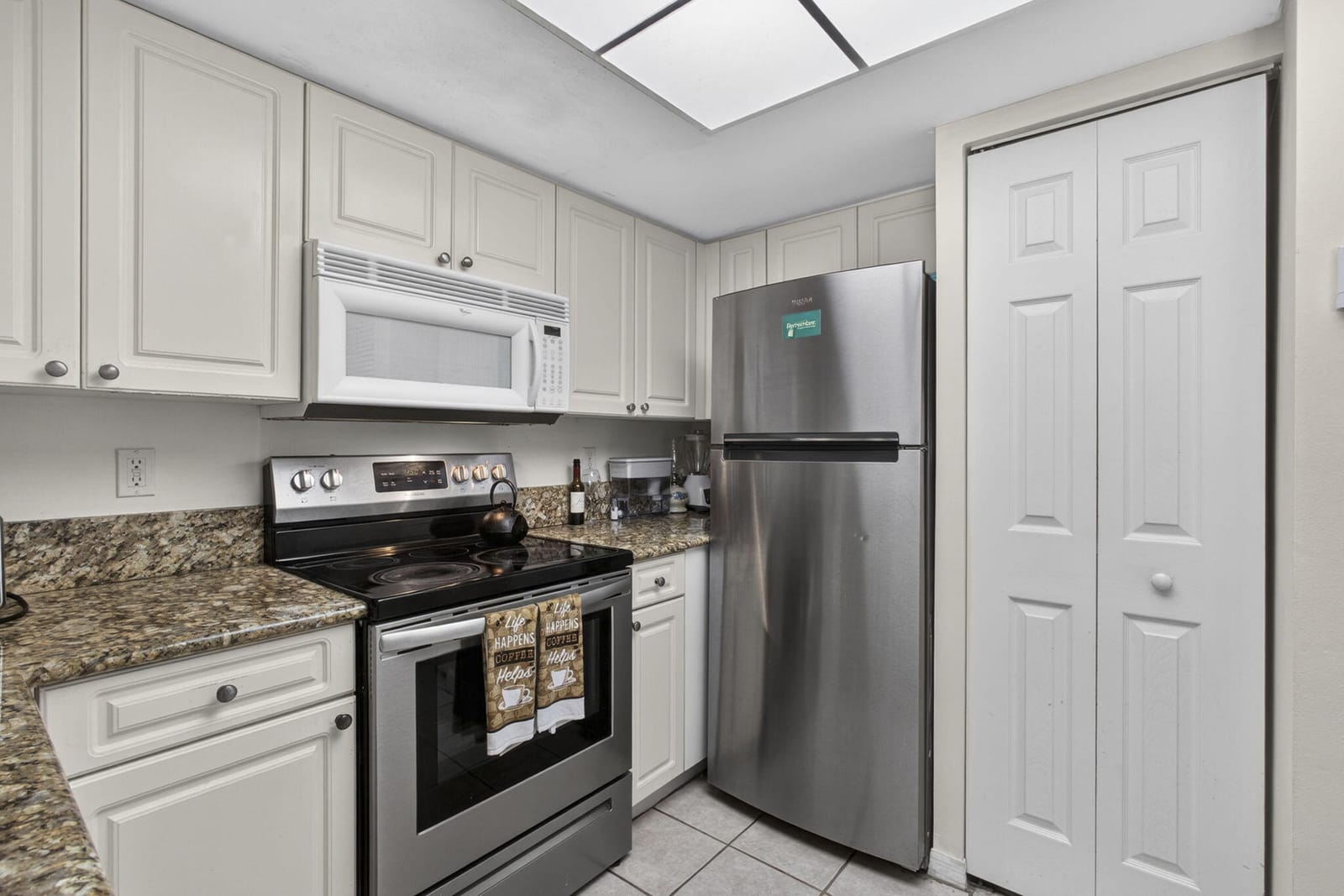 800 S Crestwood Ct Court S 809, Royal Palm Beach, FL 33411 photo 24
