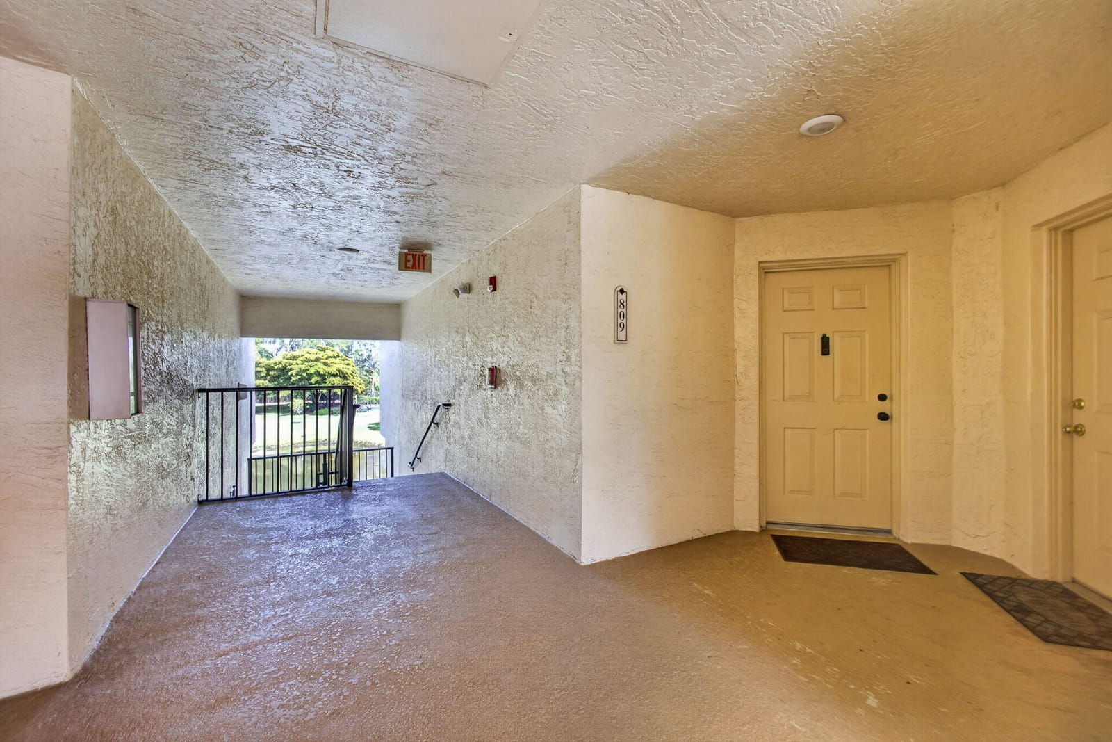 800 S Crestwood Ct Court S 809 — photo 4