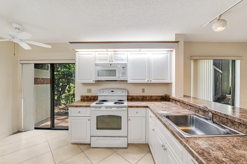 10851 Palm Lake Avenue 101, Boynton Beach, FL 33437 photo 15
