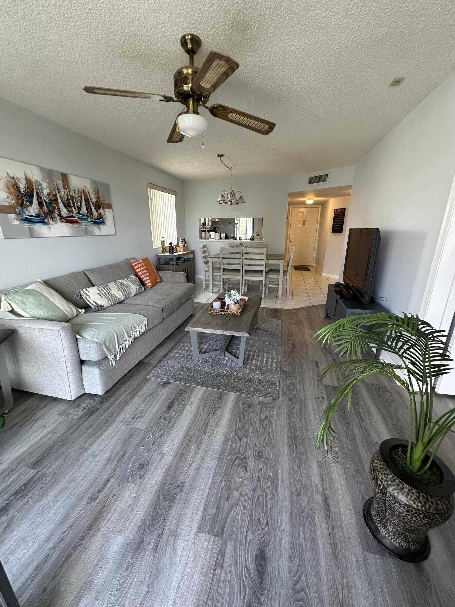 3138 Via Poinciana 317, Lake Worth, FL 33467, Lake Worth