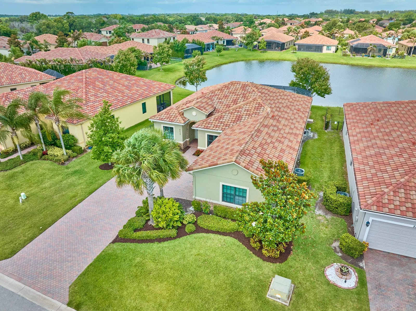 5523 49th Avenue, Vero Beach, FL 32967 photo 2