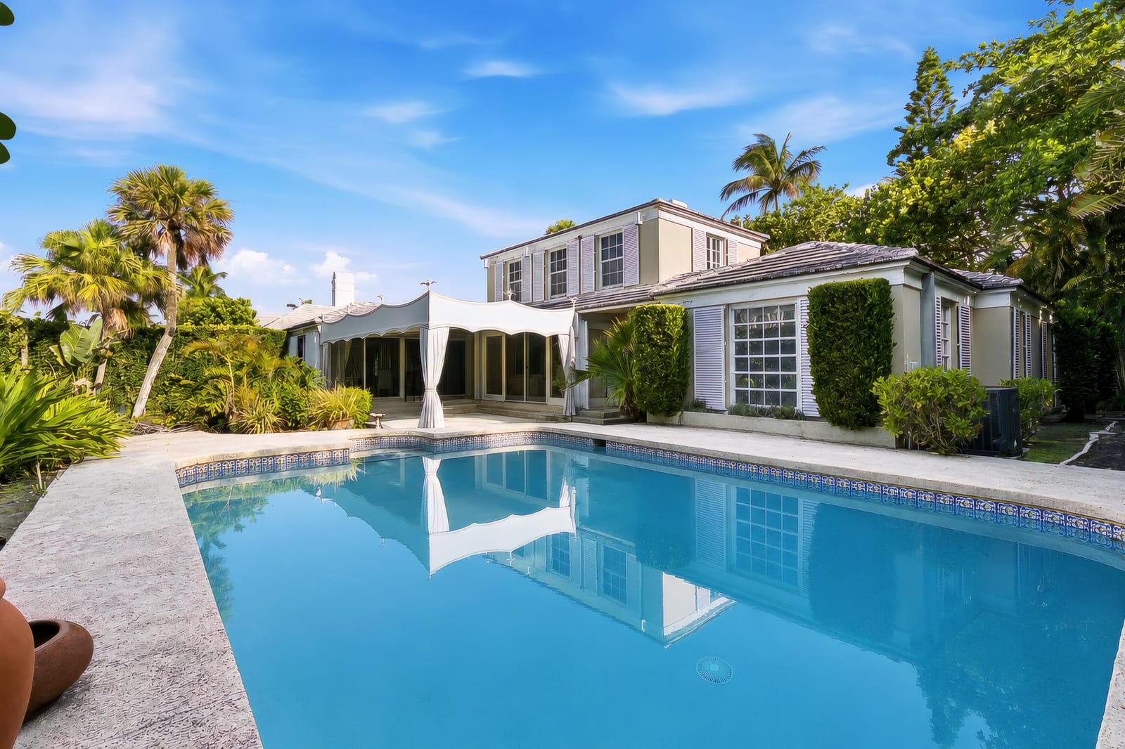 109 Via Vizcaya, Palm Beach, FL 33480 photo 2