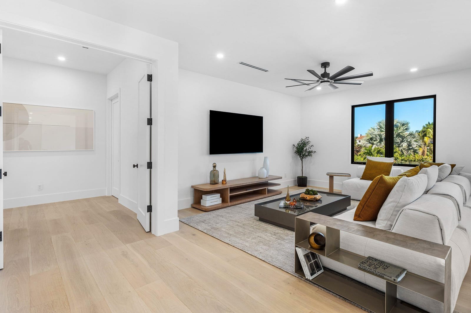 435 NE 15th Terrace — photo 4