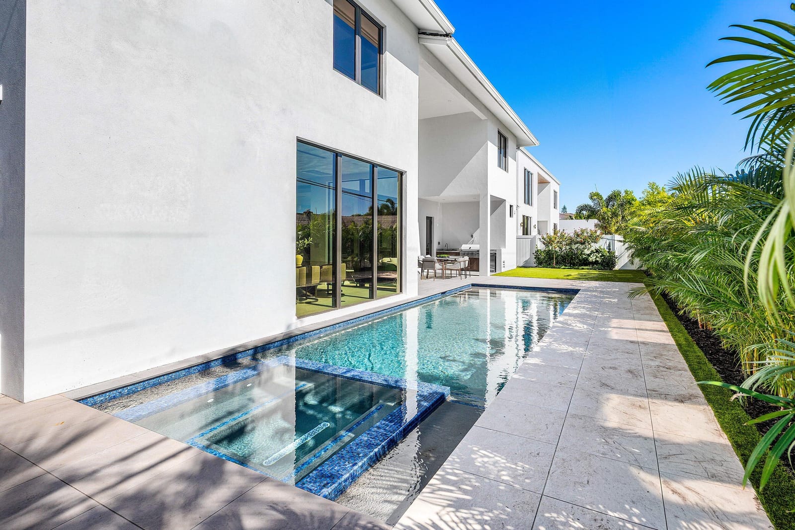 435 NE 15th Terrace — photo 10