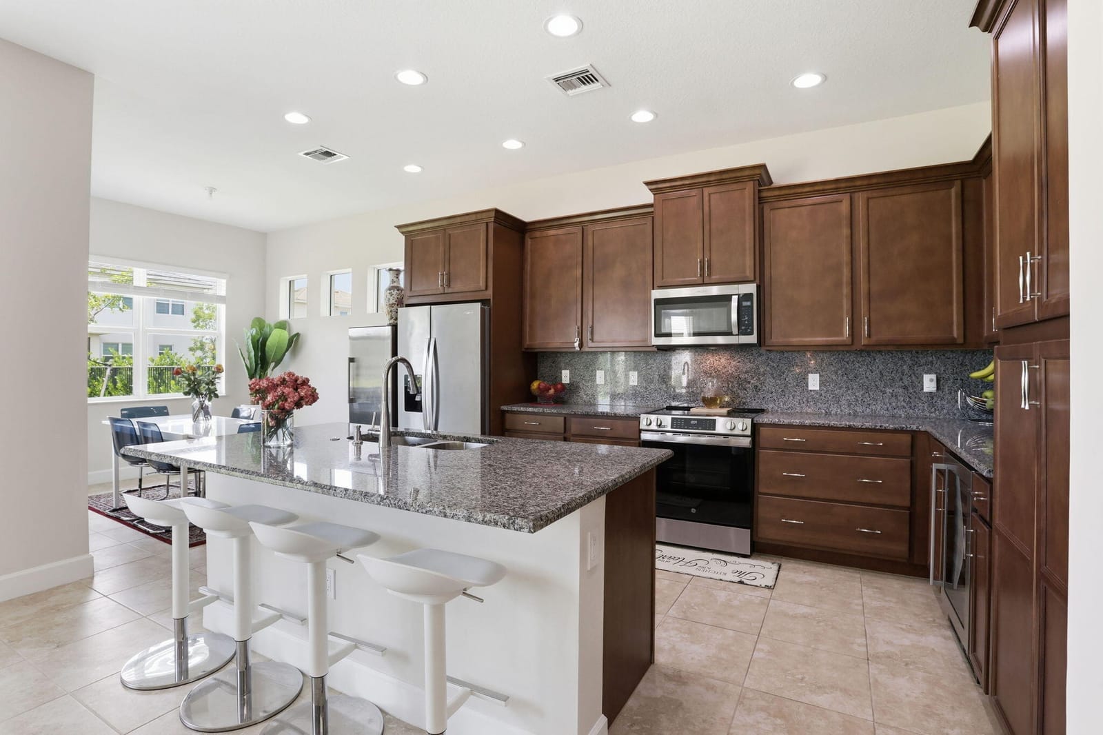 5572 Liberty Lane — photo 12