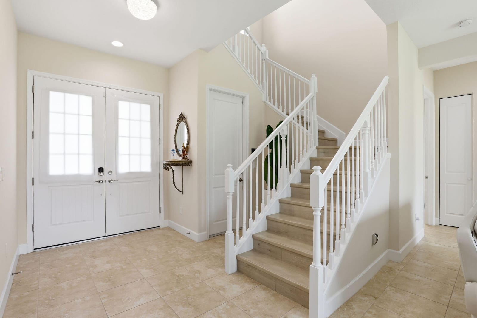5572 Liberty Lane — photo 8