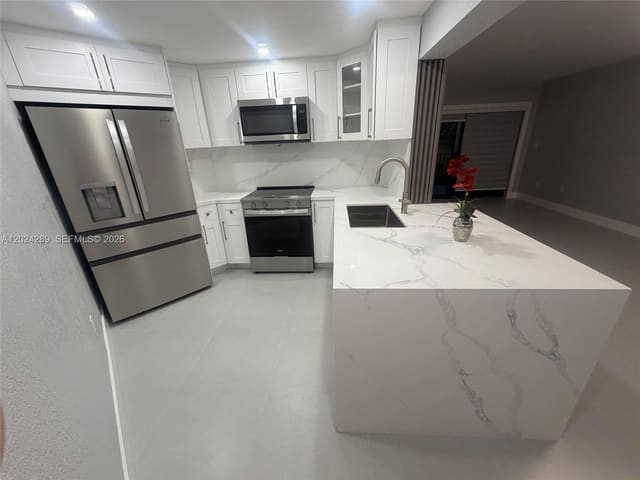 10233 NW 9th St Circle 1051, Miami, FL 33172