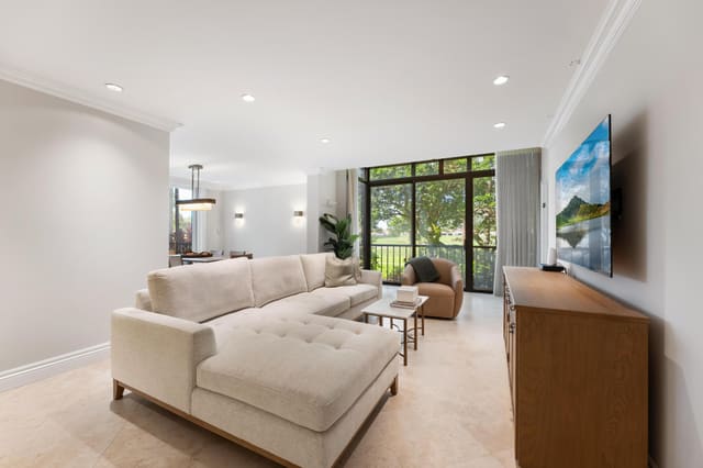 6895 Willow Wood Drive 1011, sold in Willow Wood Midrise Condo, Boca Raton, FL