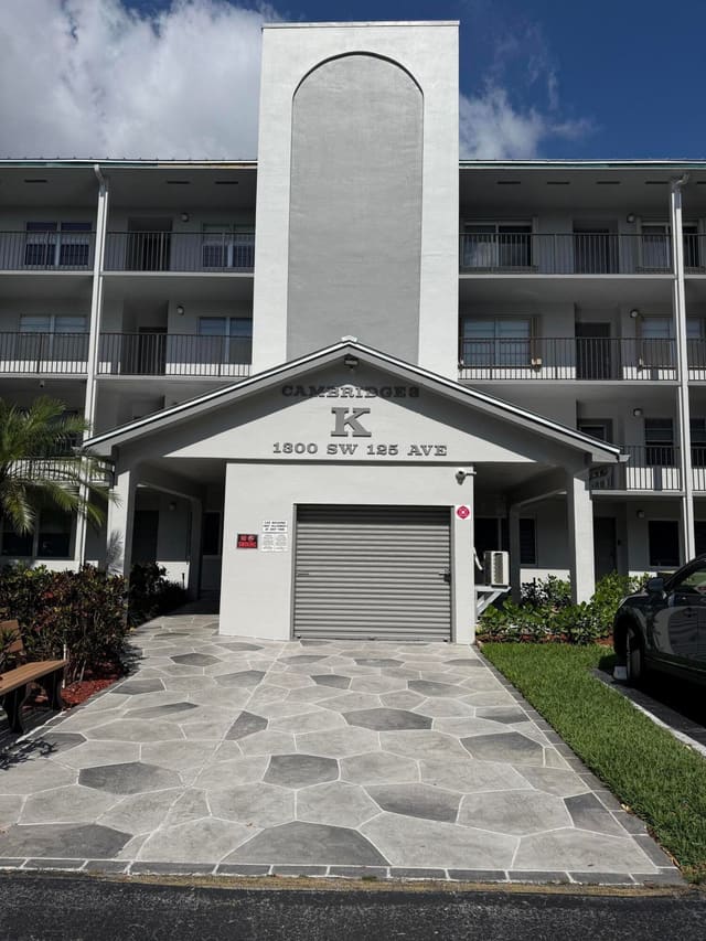 1300 SW 125th Avenue 311k, Pembroke Pines, FL 33027