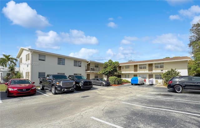 215 NW 25th Street 6, Wilton Manors, FL 33311