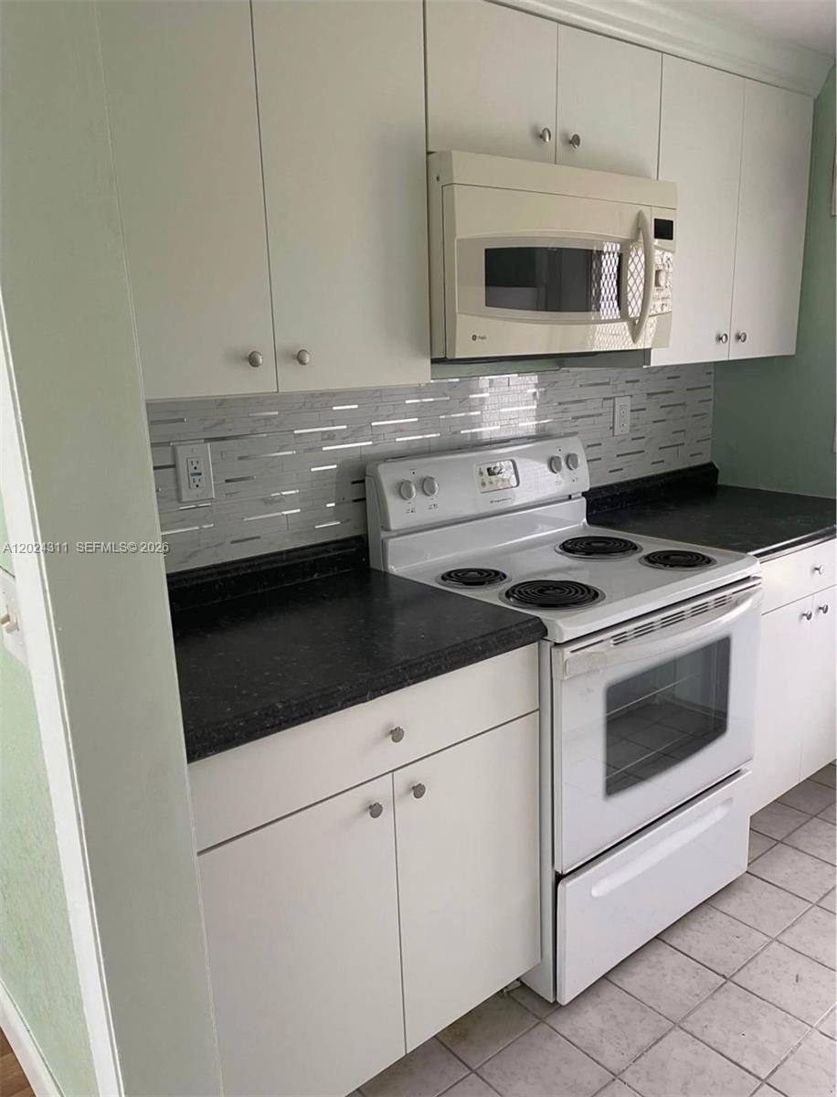 5480 NW 11th Street 103, Plantation, FL 33313, Plantation