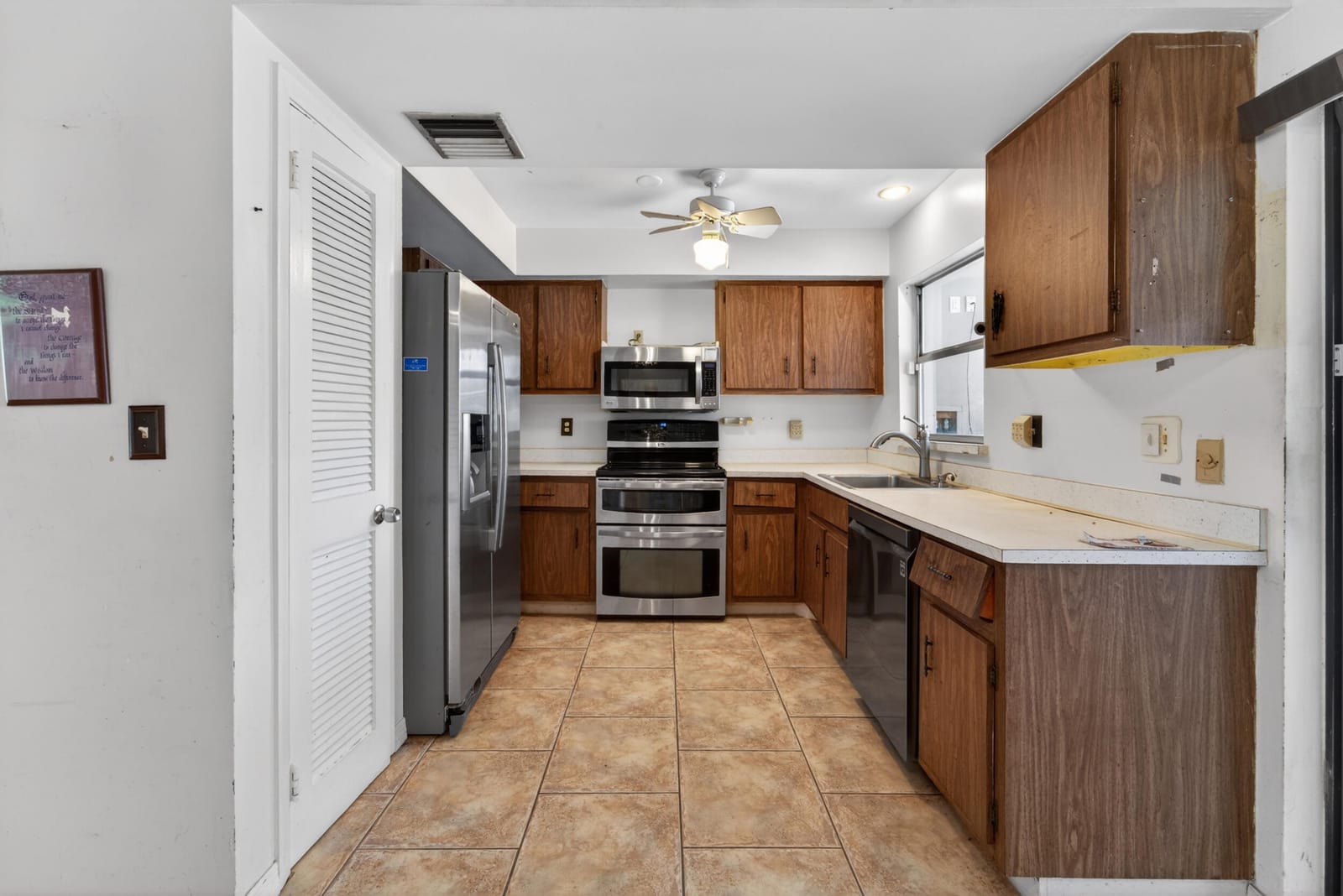 214 NE Camelot Drive, Port St. Lucie, FL 34983 photo 12