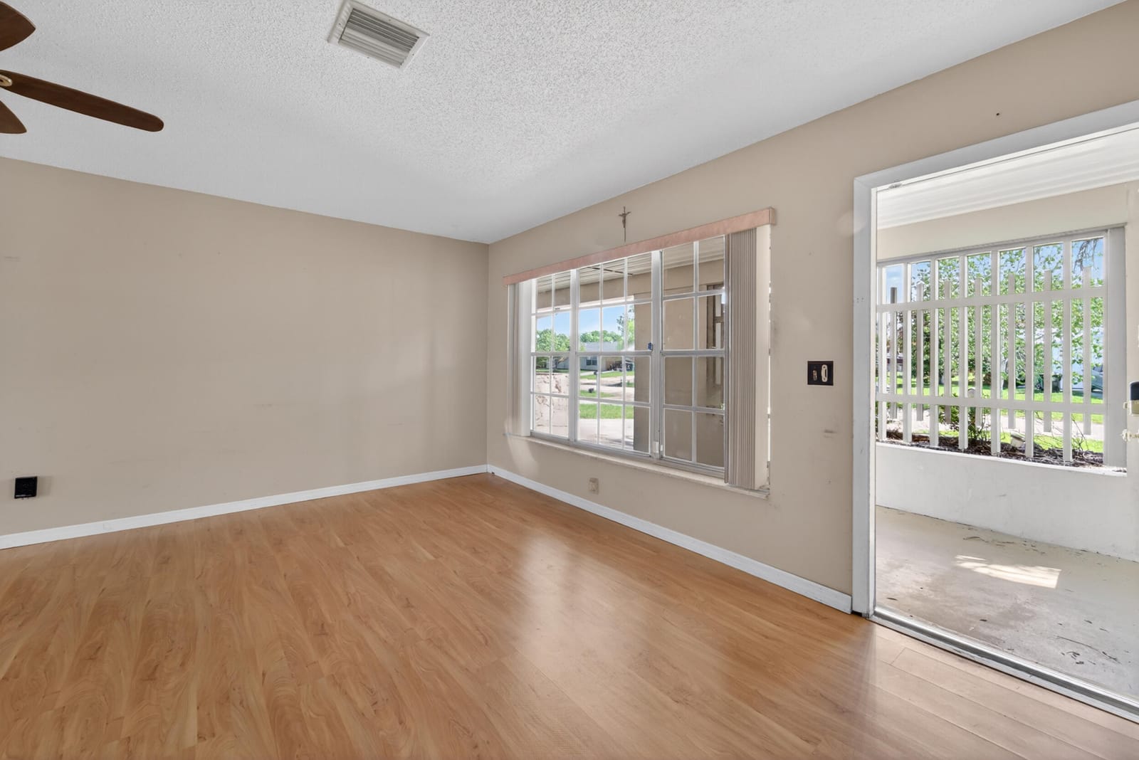 214 NE Camelot Drive, Port St. Lucie, FL 34983 photo 10