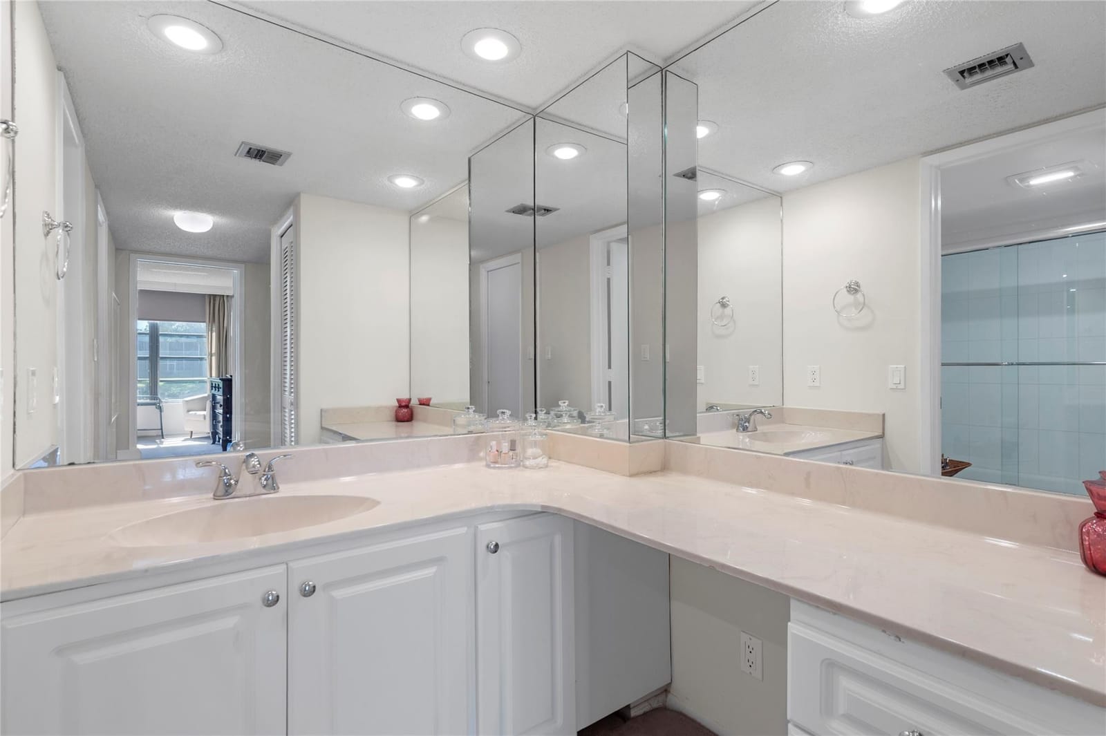 4240 Oaks Terrace 105, Pompano Beach, FL 33069 photo 14
