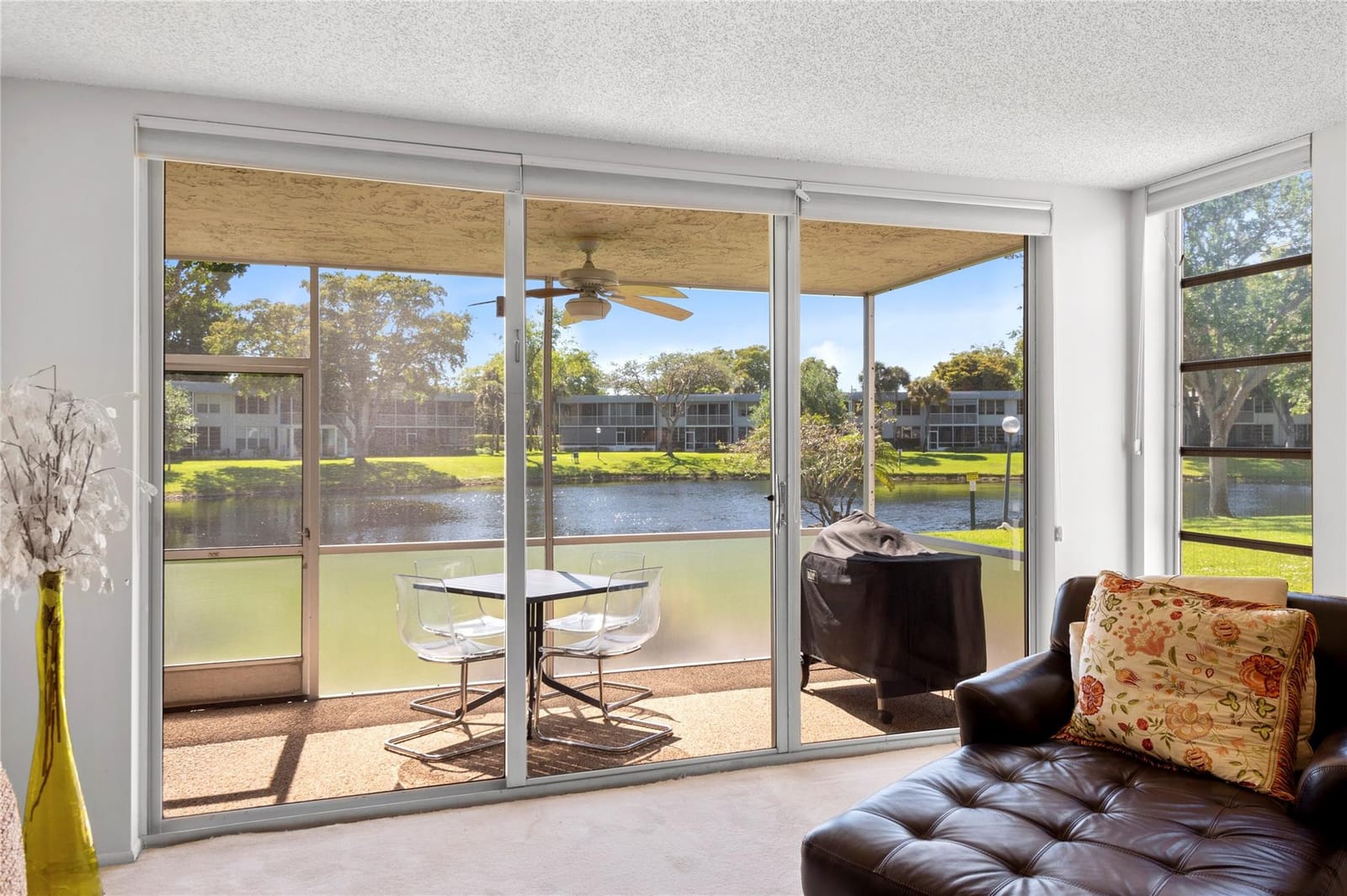 4240 Oaks Terrace 105 — photo 4