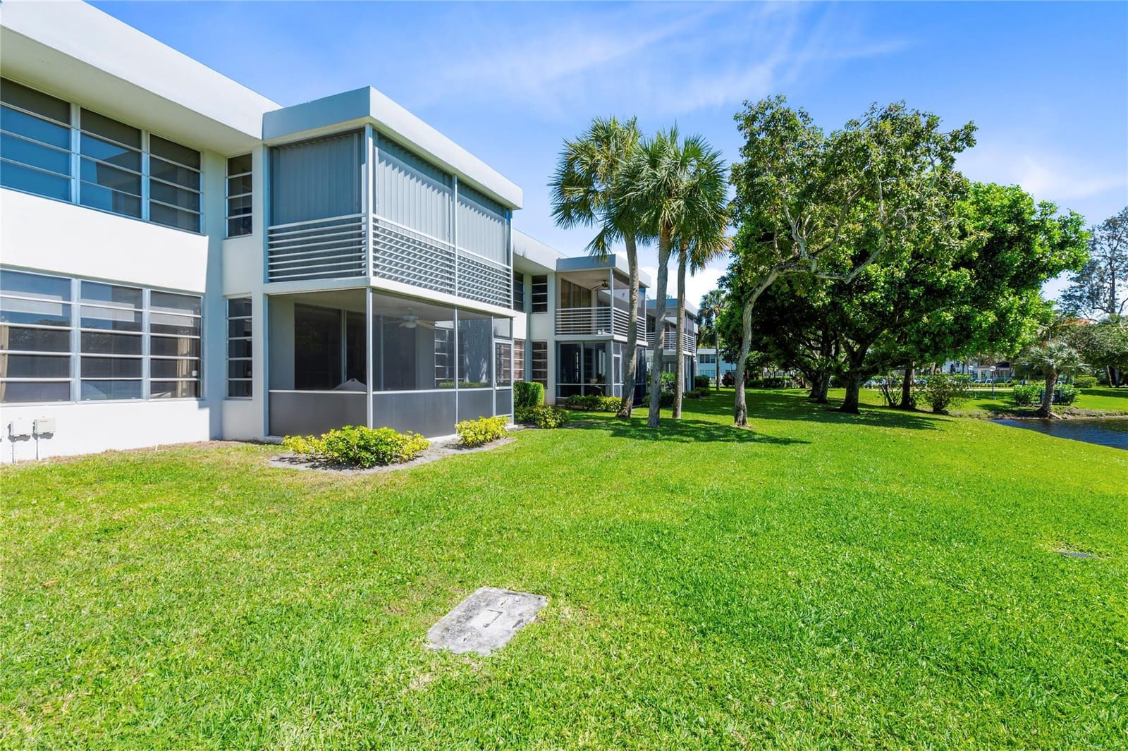 4240 Oaks Terrace 105 — photo 9
