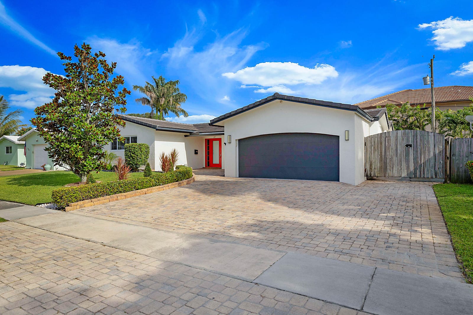 920 SE 17th Street, Deerfield Beach, FL 33441 photo 2