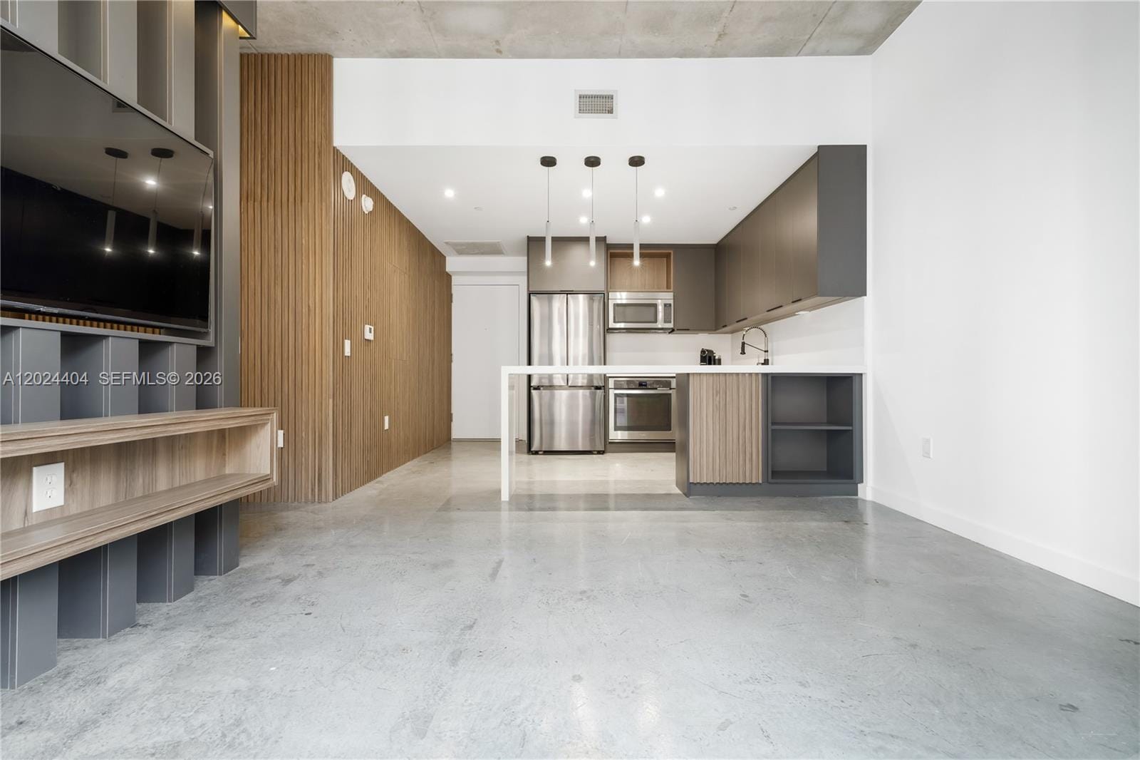 151 SE 1st Street 905, Miami, FL 33131 photo 2