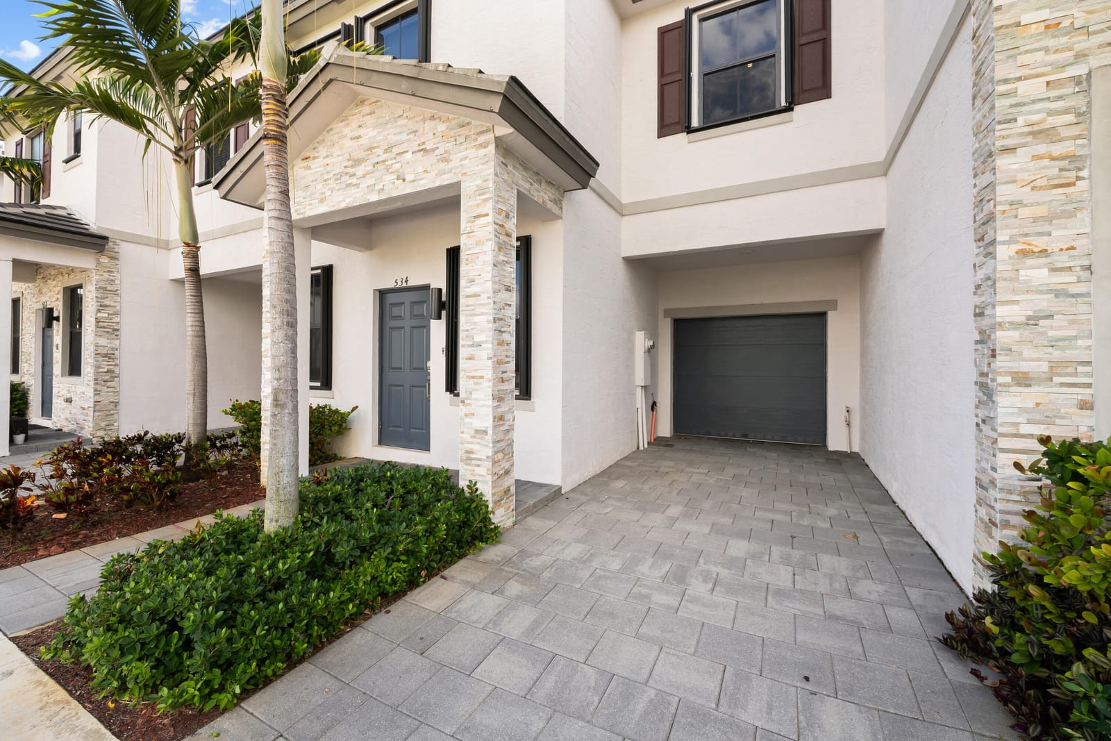 534 SW 19th Terrace, Fort Lauderdale, FL 33312 photo 2